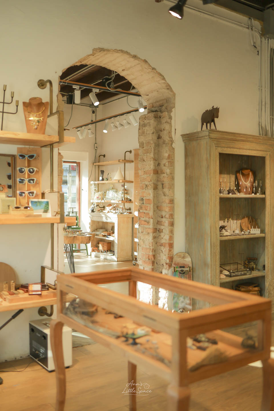 泰國清邁|午後陽光灑落在古城轉角的精緻飾品店 Hang And Craft Old City Chiangmai - 第6張圖 泰國清邁|午後陽光灑落在古城轉角的精緻飾品店 Hang And Craft Old City Chiangmai